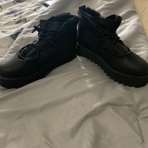 UGG Classic Rising Toggle Boots Black Leather